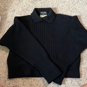Vintage authentic CHANEL sweater. oversized small. Black
